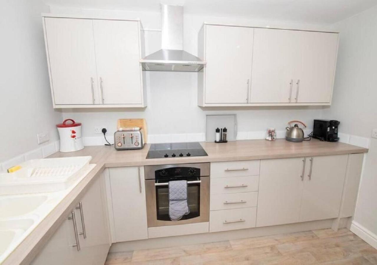 Pelican-Stylish 2-Bed Apartment Close To Beach & Town Scarborough Exterior foto